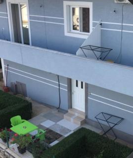 Rajan Apartament - Polisi i Vogël - 0