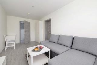 Wczasowa Apartment with Balcony Mountain View & Parking in Ustroń by Noclegi Renters - Ustroń - 1