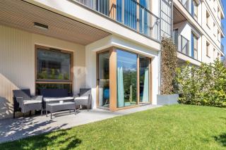 Gdańska Modern Apartment with Patio, Parking & Gym by Noclegi Renters - Danzig - 8