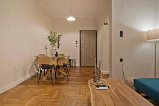 Historic Boutique Apartment in Artists' Kipseli - 7