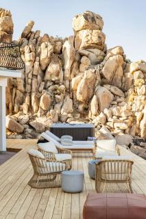 Casa Blanca by Fieldtrip Boulder Estate with Hot Tub Soaking Pool Outdoor Shower - Yucca Valley - 9