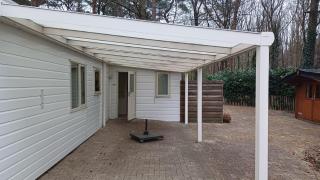Quietly located forest chalet on family campsite - IJhorst - 9