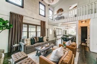 Fox Hill - Relax in the lap of luxury with modern comforts and peaceful views - Marblehill - 1