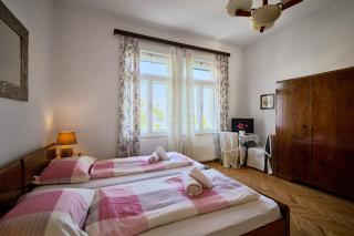 Leona Authentic Beachfront Villa 2BR APT - Opatija - 1