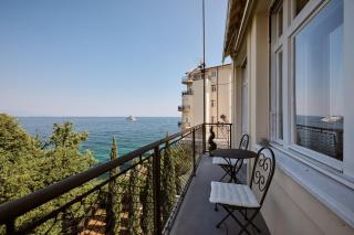 Leona Authentic Beachfront Villa 2BR APT - Opatija - 0