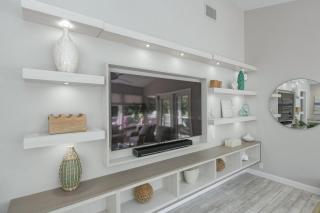 La Buena Vida - Bright Beachy Canal Front Steps to Beach PoolSpa Dock Beach Gear Dogs OK - Anna Maria - 6