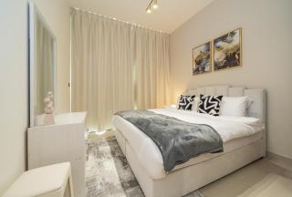 Stylish Comfort Modern 1BR Apt Prime Location JVC - 7