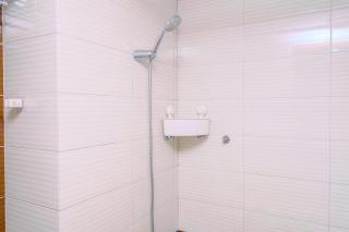 Minimalist Staycation Newly Renovated Modern Studio Apartment at Margonda Residence 3 By Travelio - Depok - 1