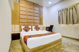 FabExpress Sumit Palace - 0