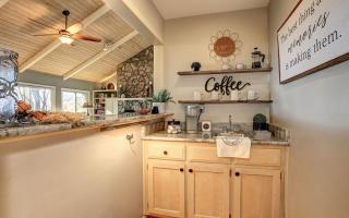 Vista Haven - Mountain Views and Fireplace and Big Screen TVs and Extras - Jasper - 5
