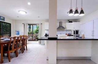 5 BR Villa w Pool - Old City 7 Min Walk - Family Friendly - Ping-Pong Table - 8