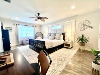 Anna Maria Aloha – Beach Block Cottage Steps to Gulf Outdoor Living Pet Friendly - 6