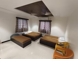 Om Sai Hotel and Guesthouse - Shirdi - 5