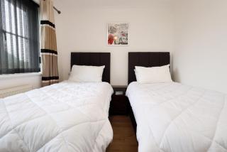 Mazurek Sleeps 10 Long stays Contractors WI-FI - Swindon - 4