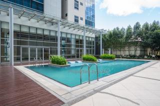 Uptown Parksuites BGC Stylish 2BR Fast WiFi Washer Balcony - Manila - 9