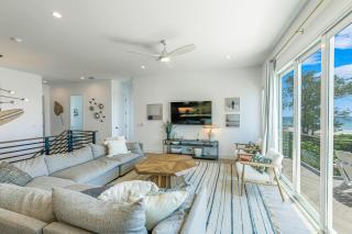 Mariners Crossing - Stunning Luxury Home w Gulf Views From Every Room Rooftop Deck PoolSpa - Bradenton Beach - 6