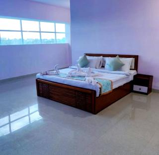 Hotel Golden ! Buddha Palace Near Metta Buddharam Temple-Mahabodhi Temple- Restaurant & Parking Facilities - Fully Air Conditioned Hotel -Best Luxuary Hotel - Bodh Gaya - 6