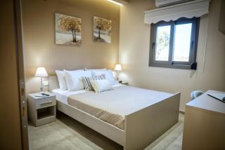 Secluded Luxury Villa w Jacuzzi & Stunning Views - Kali Limenes - 7