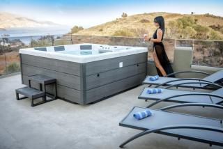 Secluded Luxury Villa w Jacuzzi & Stunning Views - Kali Limenes - 3