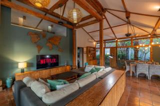 Villa Casa Gili T 4BR Villa, Pool, Gym & Bikes - 8