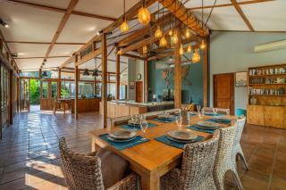 Villa Casa Gili T 4BR Villa, Pool, Gym & Bikes - Gili Trawangan - 3