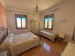 Regina margherita rooms stanza matrimoniale con bagno privato - La Maddalena - 2