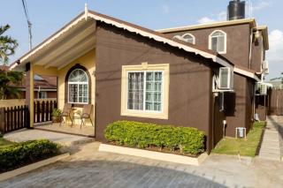 Gated Charming deluxe 2 bed home - 6