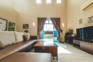 Batu Pahat Santalia Villa 4BR 12pax Private Pool by Our Stay - Batu Pahat - 0