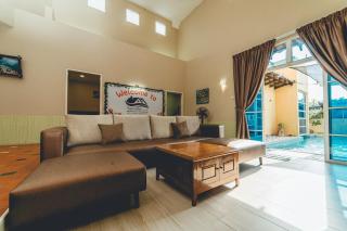 Batu Pahat Santalia Villa 4BR 12pax Private Pool by Our Stay - Batu Pahat - 6