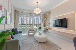 Luxury beach house with mesmerizing skyline view - Dubai - 3