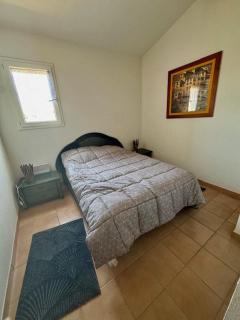 Appartement - 4 chambres - piscine collective- place de parking privée (garage) - 4