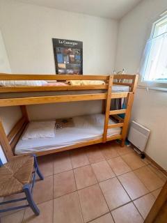 Appartement - 4 chambres - piscine collective- place de parking privée (garage) - 2