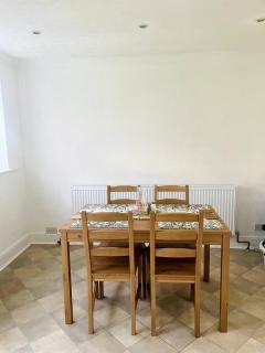 3 bedroom 2 bath house in New Malden, London - Worcester Park - 4