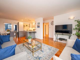 Pass the Keys Bright Spacious Modern 5th flr City Oasis-Sleeps 6 - Londra - 2