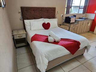 VILLA HOLIDAYS - 14A Berea Road Margate - Margate - 2