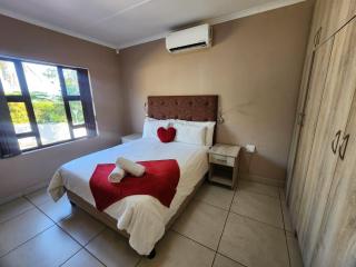 VILLA HOLIDAYS - 14A Berea Road Margate - Margate - 6