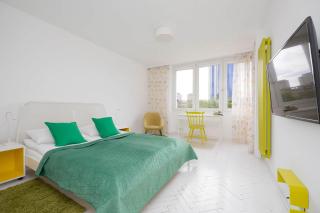 Colorful Two Bedroom Apartment Platynowa Warsaw Perfect for Remote Work by Noclegi Renters - Warsaw - 9
