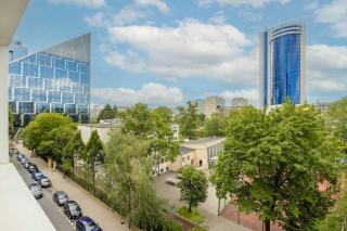 Colorful Two Bedroom Apartment Platynowa Warsaw Perfect for Remote Work by Noclegi Renters - Warsaw - 3