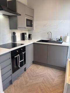 The Westborough Luxury Classic 2 Bedroom Apartment - Scarborough - 3