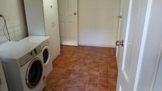 "Sea to See" Large Apartment in Prime Location with Great Views - Halletts Cove - 9