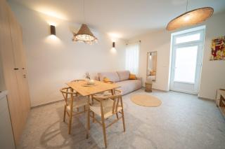 Coastal Serenity Apartment - 7