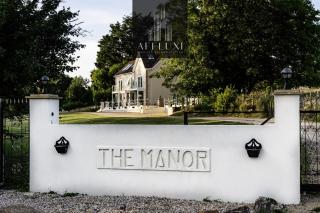 The Manor Hot Tub Escape - Bath - 9
