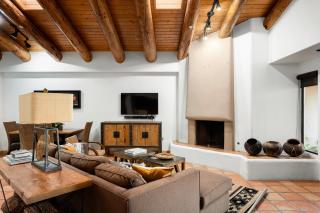 Exclusive Boulders Retreat near Downtown Cave Creek hiking scenic views. - Cave Creek - 1