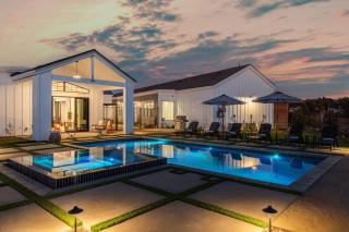 Vintners Village California-Chic Wine Estate - - 3