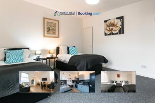 Modern 3-Bedroom House in Leigh - Ideal for Families Contractors & Long Stays - Leigh - 0