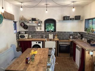 The Eclectic Coach House - Roydon - 2