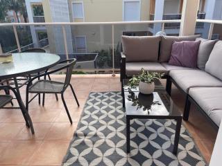 Sea-Breeze Apartment with Pool & Parking - 0