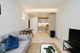 Modern 1 Bed Apt Bracknell- with parking - Bracknell - 7
