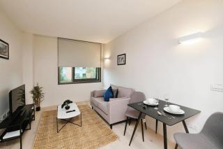 Modern 1 Bed Apt Bracknell- with parking - Bracknell - 6