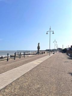 Lowestoft One Bed Apartment, Close to Beach -Ideal for Weekend Getaways and Business Travellers- with Free Parking! - Lowestoft - 3